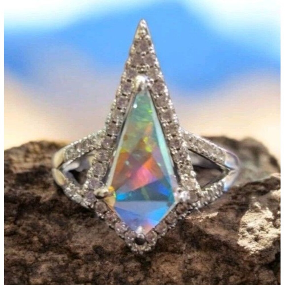 FRAGRANT JEWELS FJ CRYSTAL PRISM UNICORN TEARS COLLECTION RING 8 Signed